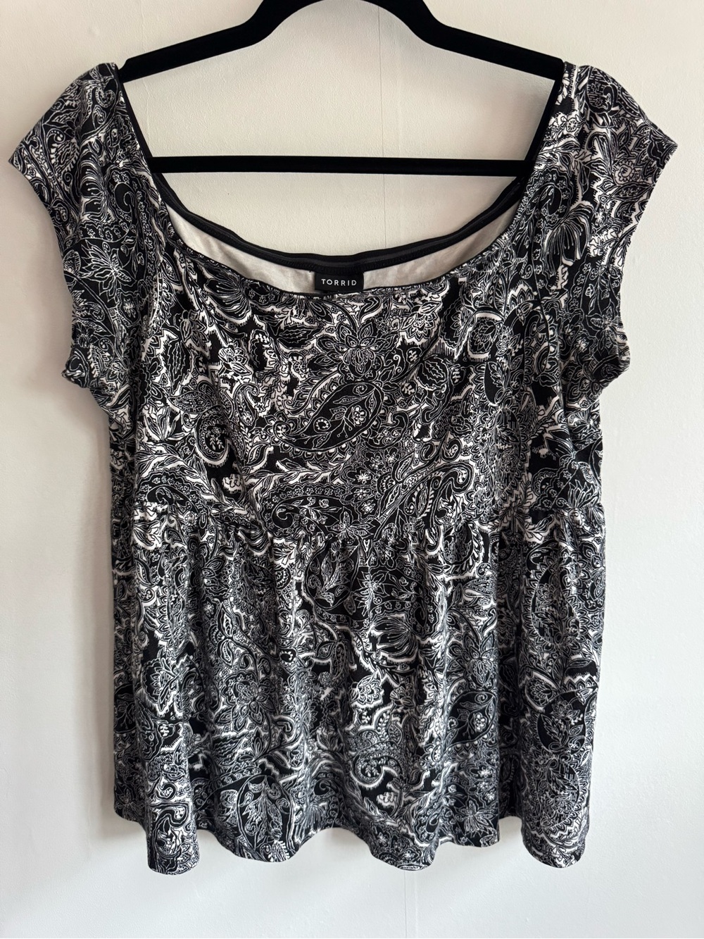 Torrid Black & White Paisley Scoop-Neck Blouse